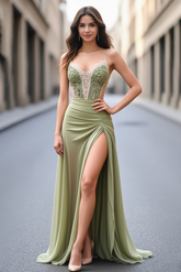 Grünes Meerjungfrau Spaghettiträger Applikationen Ballkleid mit Schlitz
